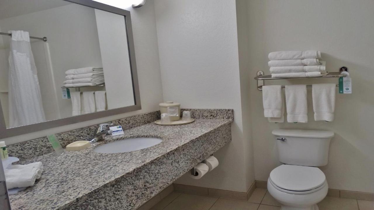 Holiday Inn Express And Suites Montgomery By Ihg מראה חיצוני תמונה