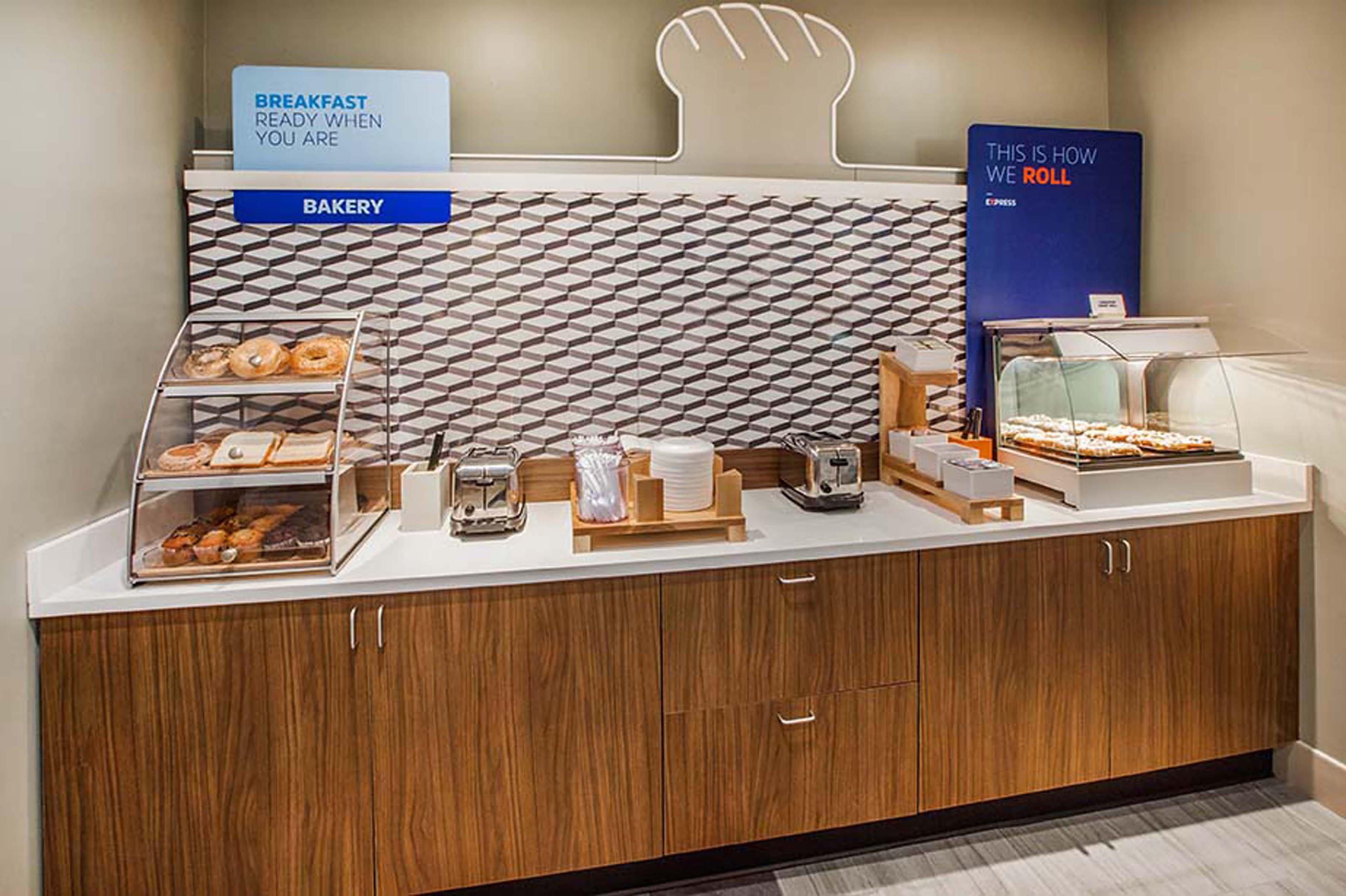 Holiday Inn Express And Suites Montgomery By Ihg מראה חיצוני תמונה