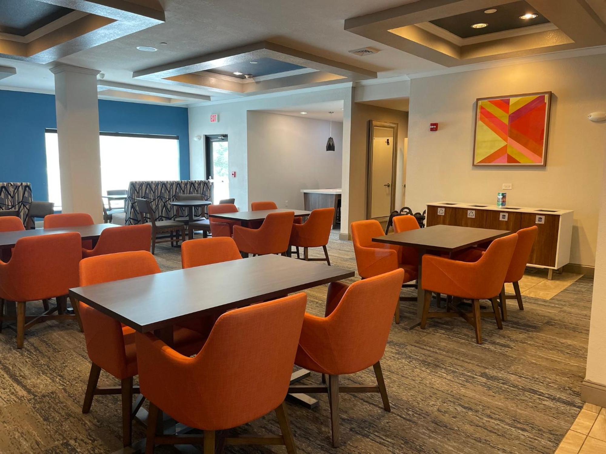 Holiday Inn Express And Suites Montgomery By Ihg מראה חיצוני תמונה