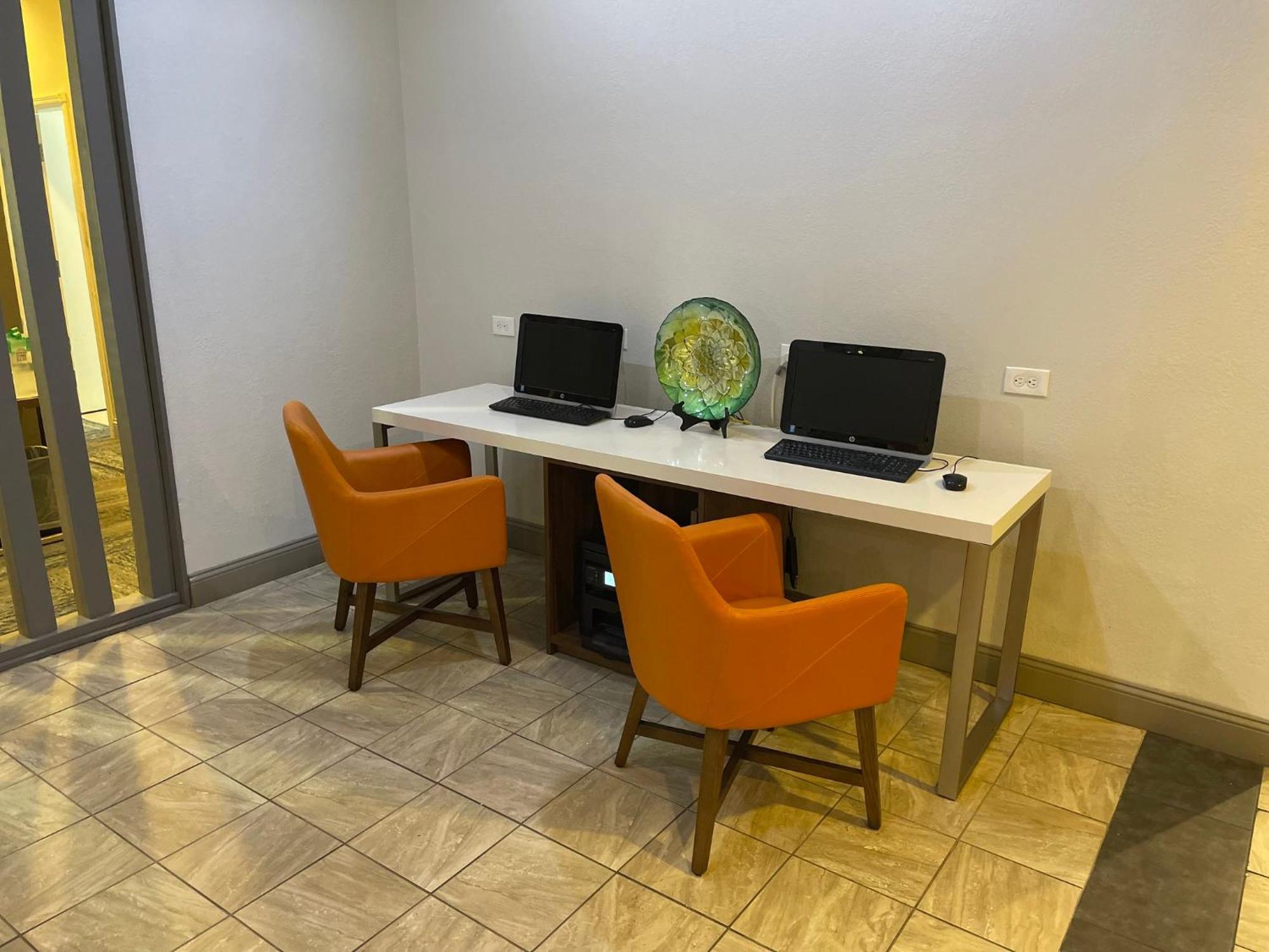Holiday Inn Express And Suites Montgomery By Ihg מראה חיצוני תמונה